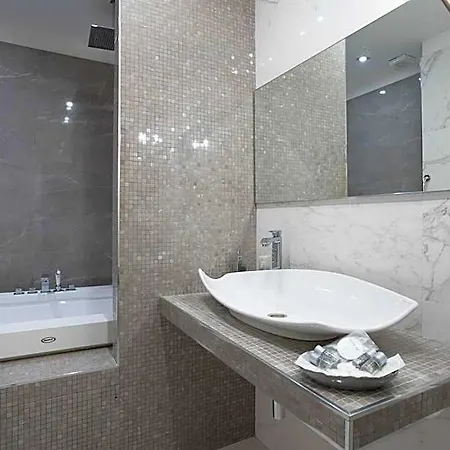 Cardilli Luxury Panzió 4*